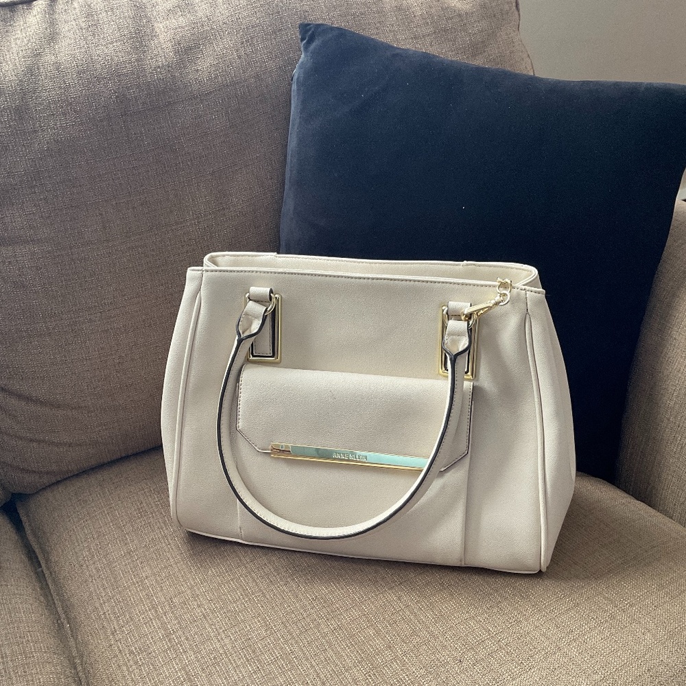 Women’s handbag